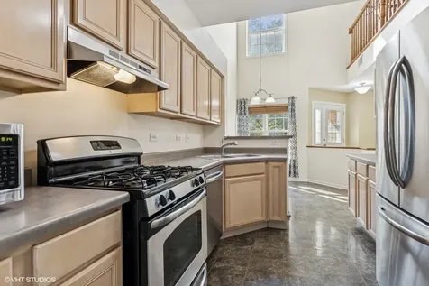 1670 Mansfield Court Roselle IL 60172