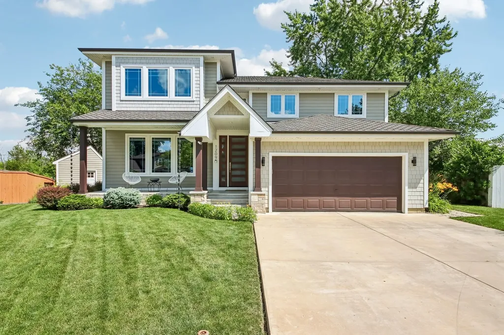 1209 Diane Lane Elk Grove Village IL 60007