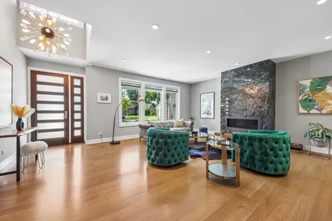 1209 Diane Lane Elk Grove Village IL 60007