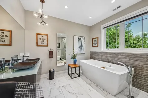 1209 Diane Lane Elk Grove Village IL 60007