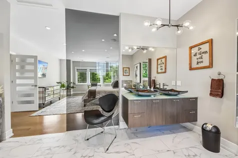 1209 Diane Lane Elk Grove Village IL 60007