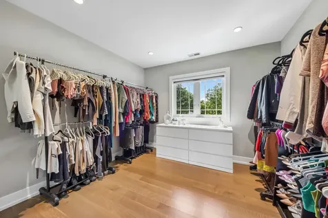 1209 Diane Lane Elk Grove Village IL 60007