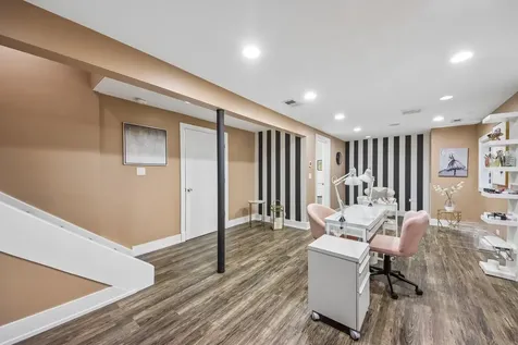 1209 Diane Lane Elk Grove Village IL 60007