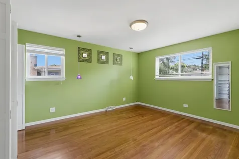 613 Leamington Avenue Wilmette IL 60091