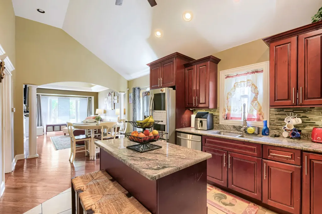 5048 South Leamington Avenue Chicago IL 60638