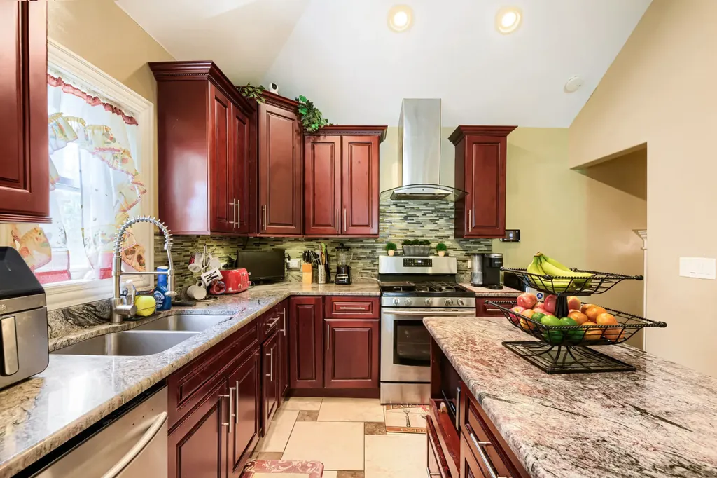 5048 South Leamington Avenue Chicago IL 60638
