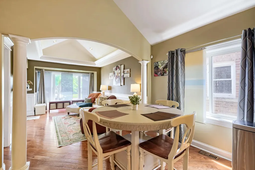 5048 South Leamington Avenue Chicago IL 60638