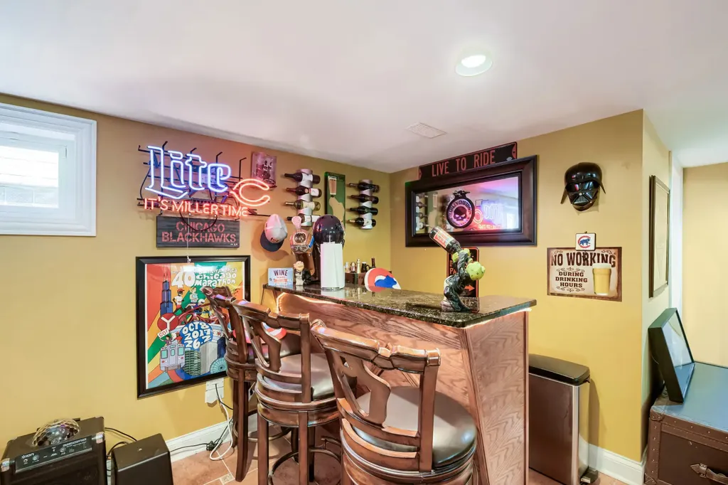 5048 South Leamington Avenue Chicago IL 60638