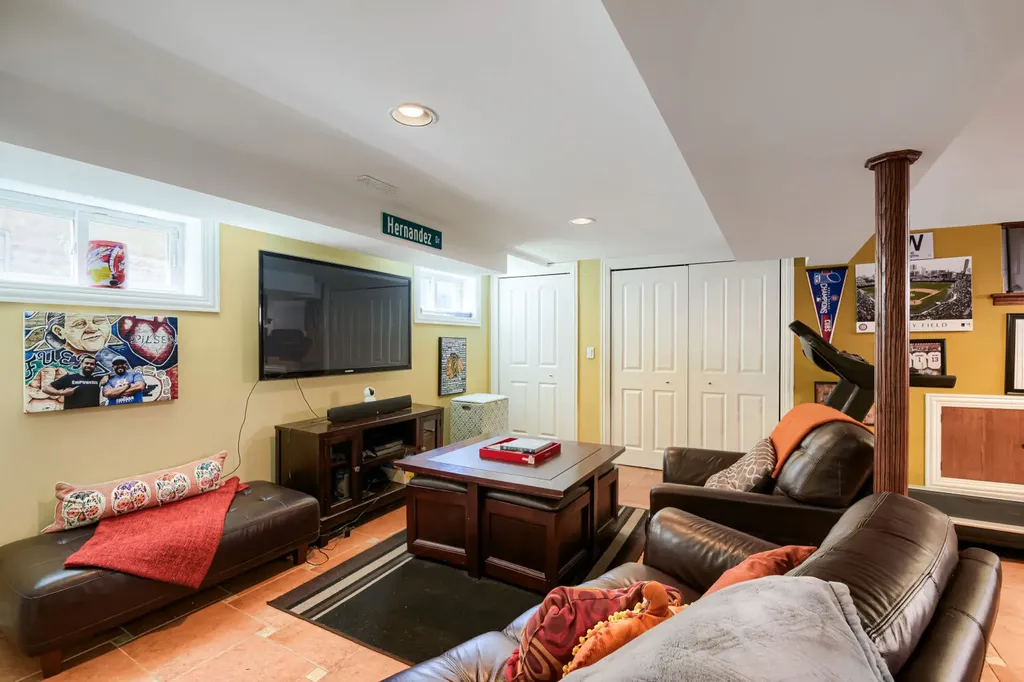 5048 South Leamington Avenue Chicago IL 60638
