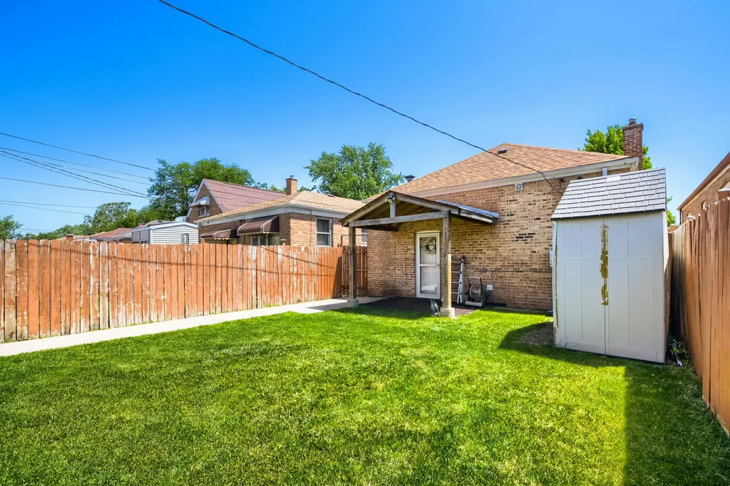 5048 South Leamington Avenue Chicago IL 60638