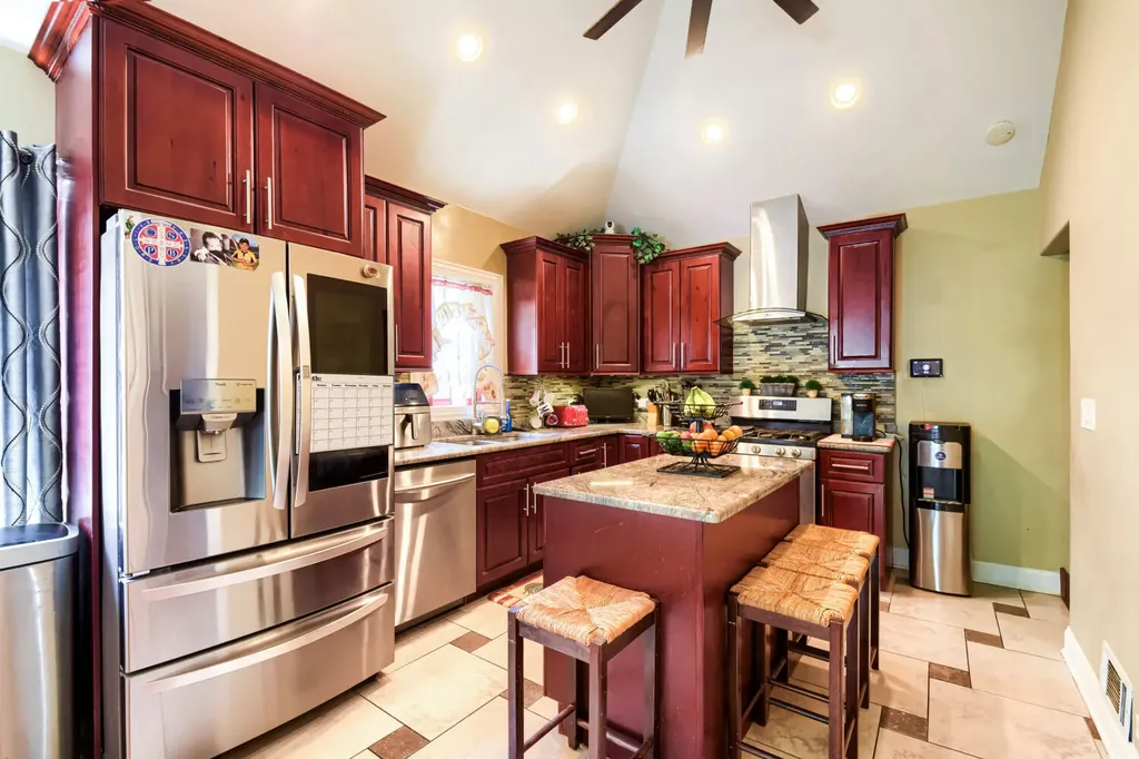 5048 South Leamington Avenue Chicago IL 60638