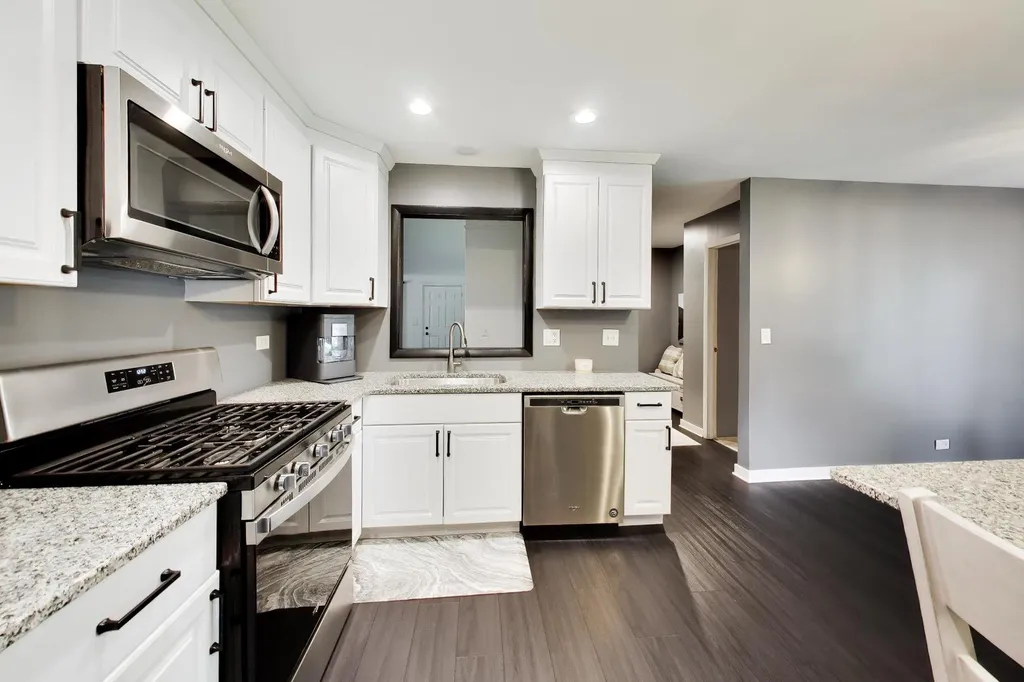 1430 Sequoia Lane Darien IL 60561