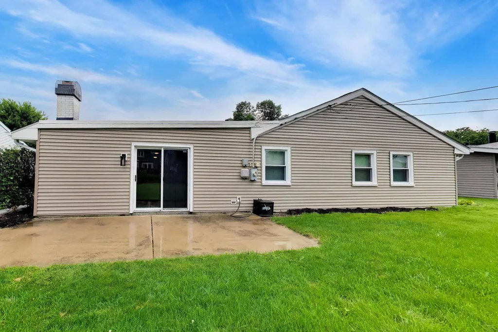 1430 Sequoia Lane Darien IL 60561