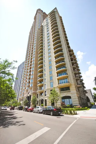 2550 North Lakeview Avenue Chicago IL 60614