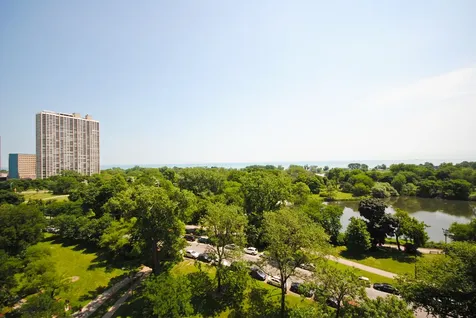 2550 North Lakeview Avenue Chicago IL 60614