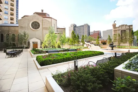 2550 North Lakeview Avenue Chicago IL 60614