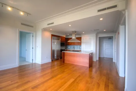 2550 North Lakeview Avenue Chicago IL 60614