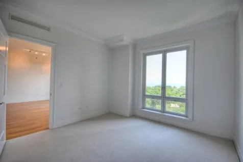 2550 North Lakeview Avenue Chicago IL 60614