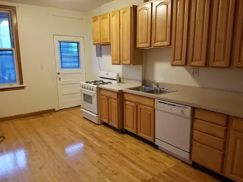 3728 North Wilton Avenue Chicago IL 60613