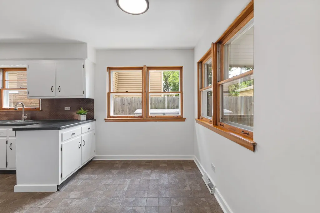 3326 Prairie Avenue Brookfield IL 60513