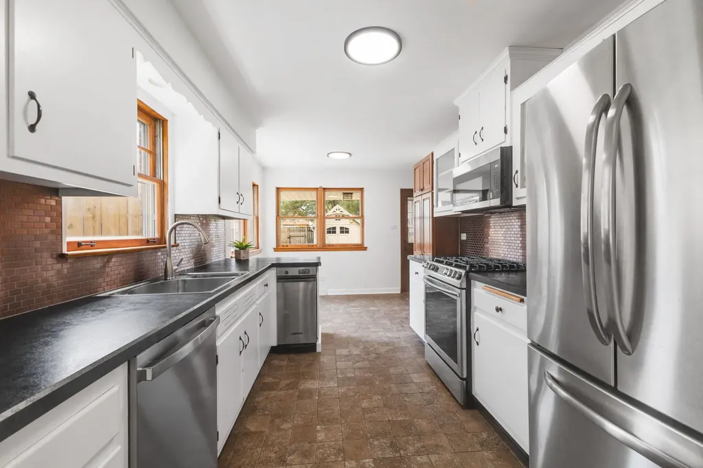3326 Prairie Avenue Brookfield IL 60513