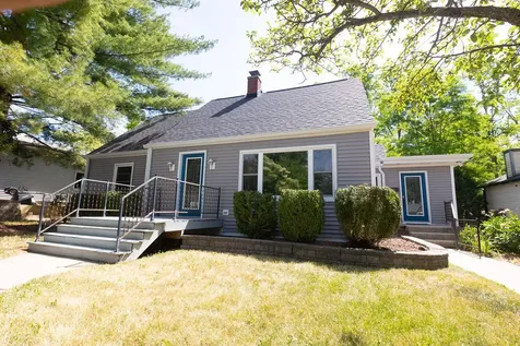 305 Glenice Parkway Fox River Grove IL 60021