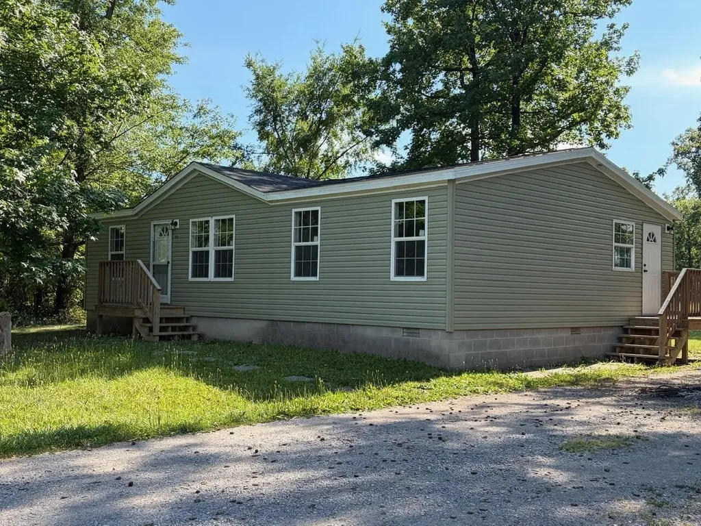 1609 North 11th Street Herrin IL 62948