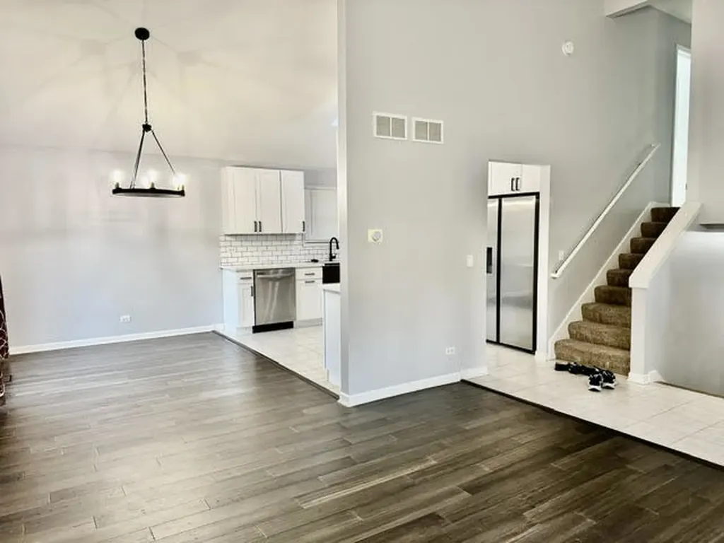 2S151 Avondale Lane Lombard IL 60148