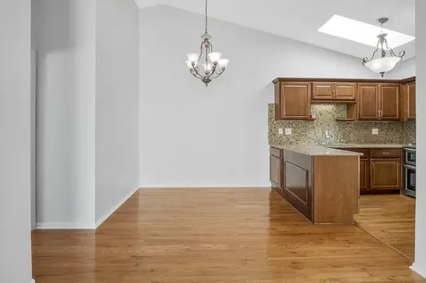 450 Bridle Trail Wheeling IL 60090