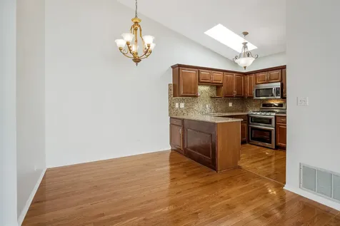 450 Bridle Trail Wheeling IL 60090