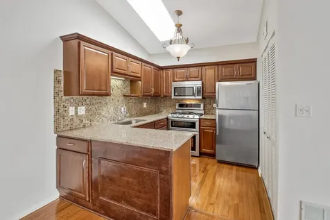 450 Bridle Trail Wheeling IL 60090