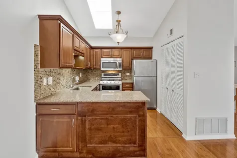 450 Bridle Trail Wheeling IL 60090