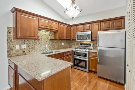 450 Bridle Trail Wheeling IL 60090
