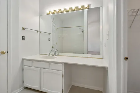 450 Bridle Trail Wheeling IL 60090