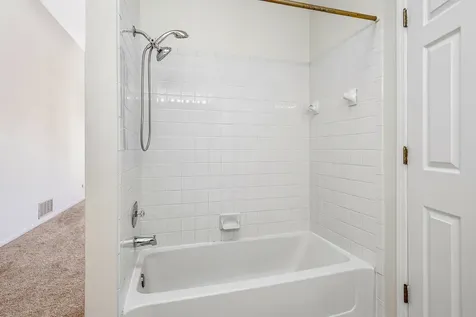 450 Bridle Trail Wheeling IL 60090