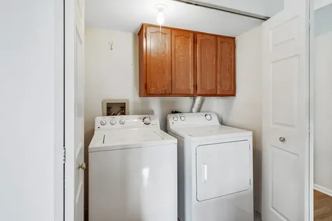 450 Bridle Trail Wheeling IL 60090