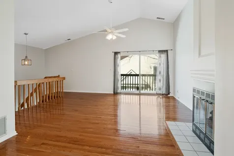 450 Bridle Trail Wheeling IL 60090