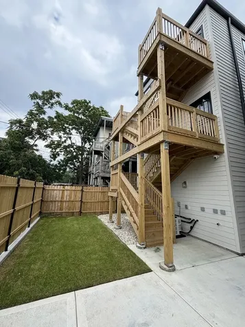 6042 South Eberhart Avenue Chicago IL 60637