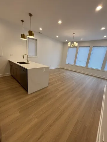 6042 South Eberhart Avenue Chicago IL 60637