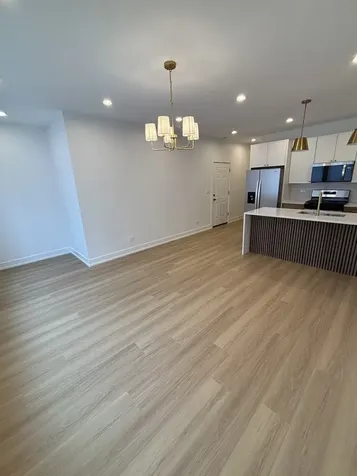 6042 South Eberhart Avenue Chicago IL 60637