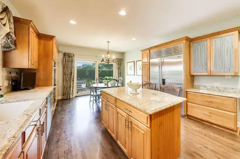 2136 Brentwood Road Northbrook IL 60062