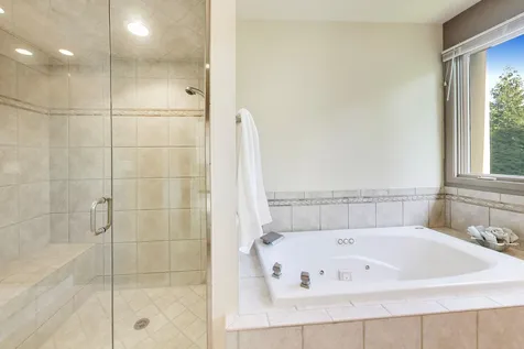 2136 Brentwood Road Northbrook IL 60062