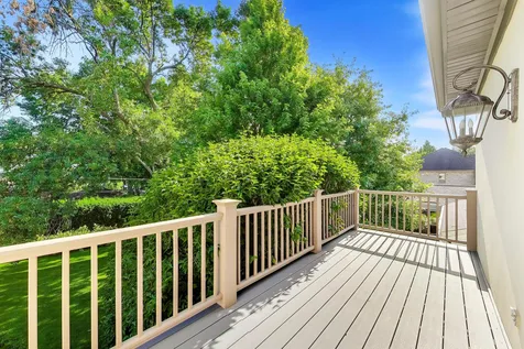 2136 Brentwood Road Northbrook IL 60062