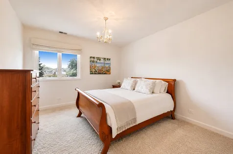 2136 Brentwood Road Northbrook IL 60062