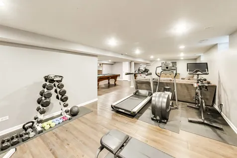 2136 Brentwood Road Northbrook IL 60062