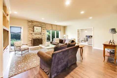 2136 Brentwood Road Northbrook IL 60062