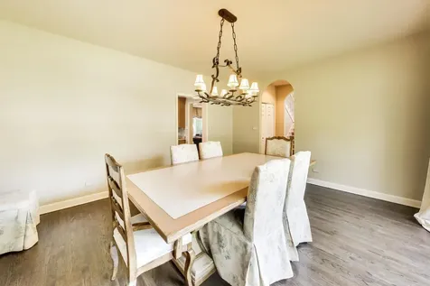 2136 Brentwood Road Northbrook IL 60062