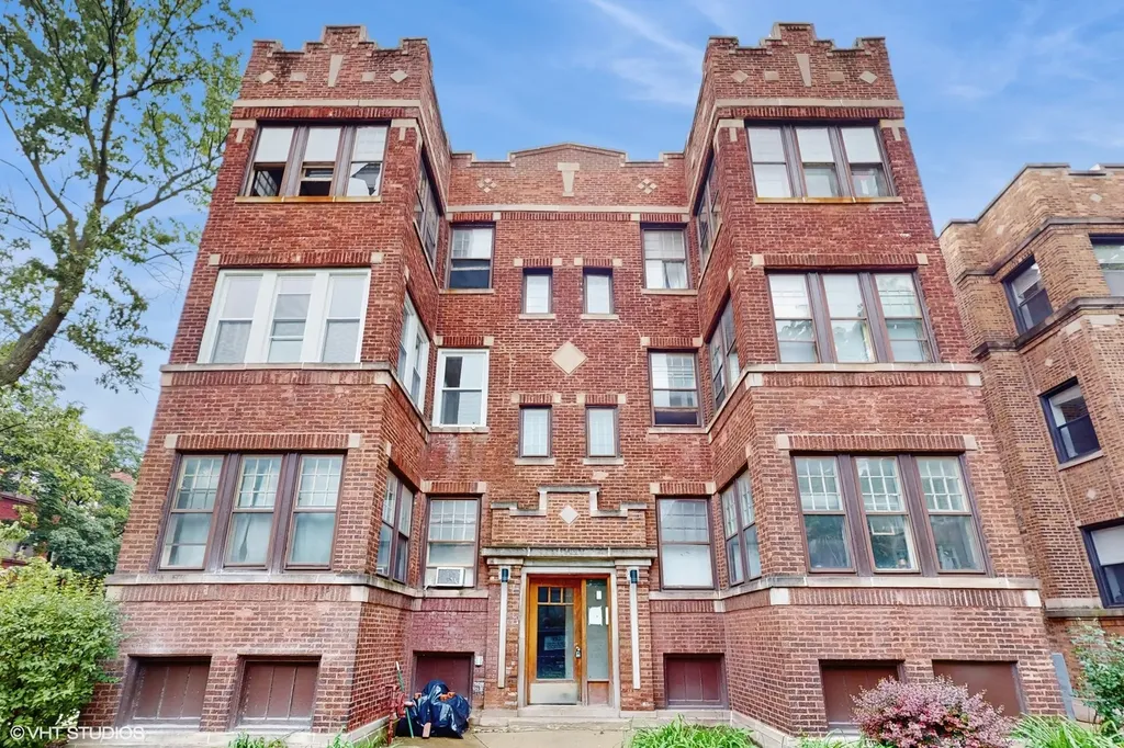 1546 West Arthur Avenue Chicago IL 60626