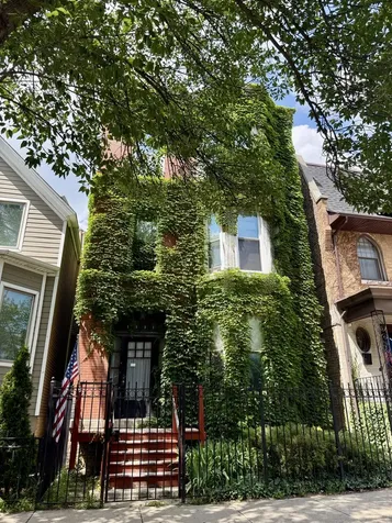 1132 West Addison Street Chicago IL 60613
