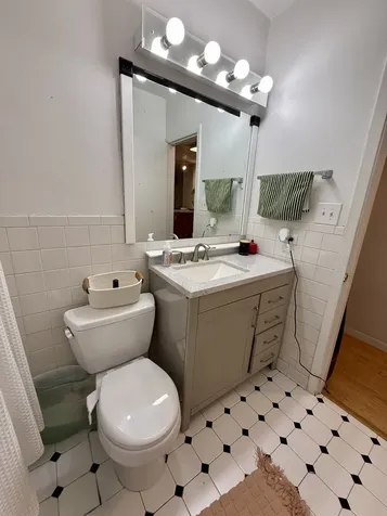 1132 West Addison Street Chicago IL 60613